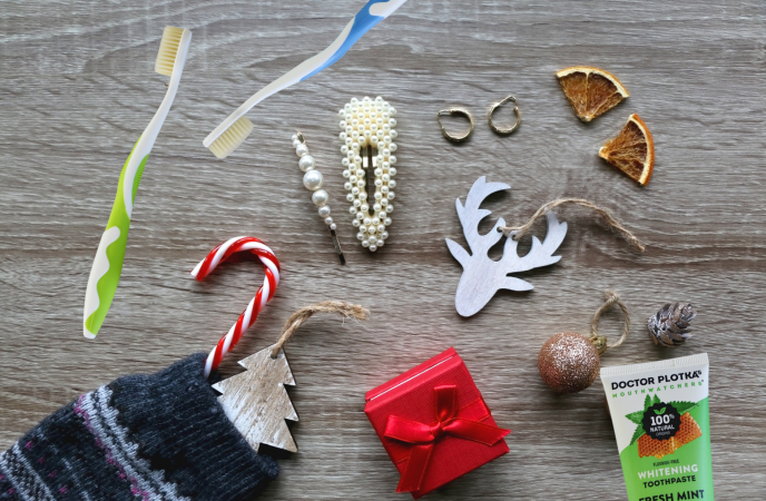 10 Thoughtful Stocking Stuffers for Year-Long Smiles with Dr. Plotka's Mouthwatchers